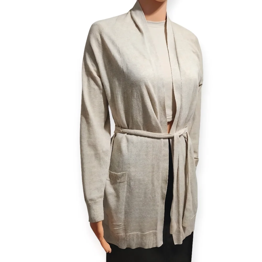Elegant Cream Women's Cardigan - Picture 3 of 6